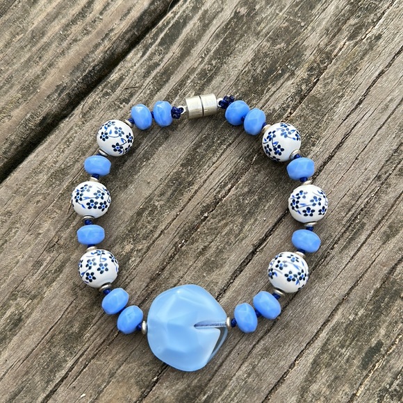 Floral 3 magnetic bracelet - Picture 5 of 5